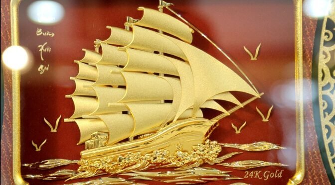 Ý nghĩa phong thuỷ của tranh thuyền buồm mạ vàng